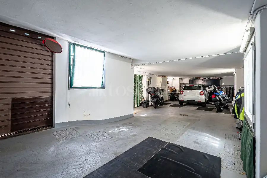 Villa in vendita di 496 mq a €3.950.000 (rif. 71/2026)