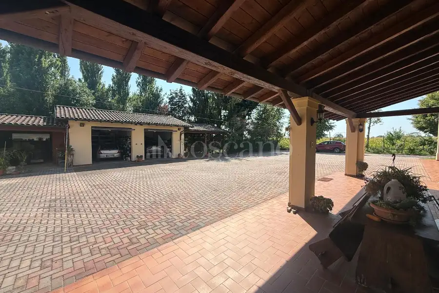 Casa Indipendente in vendita di 600 mq a €1.359.000 (rif. 49/2026)