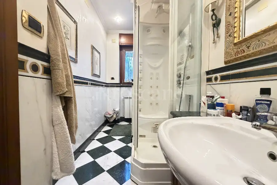 Attico in vendita di 250 mq a €990.000 (rif. 6/2026)
