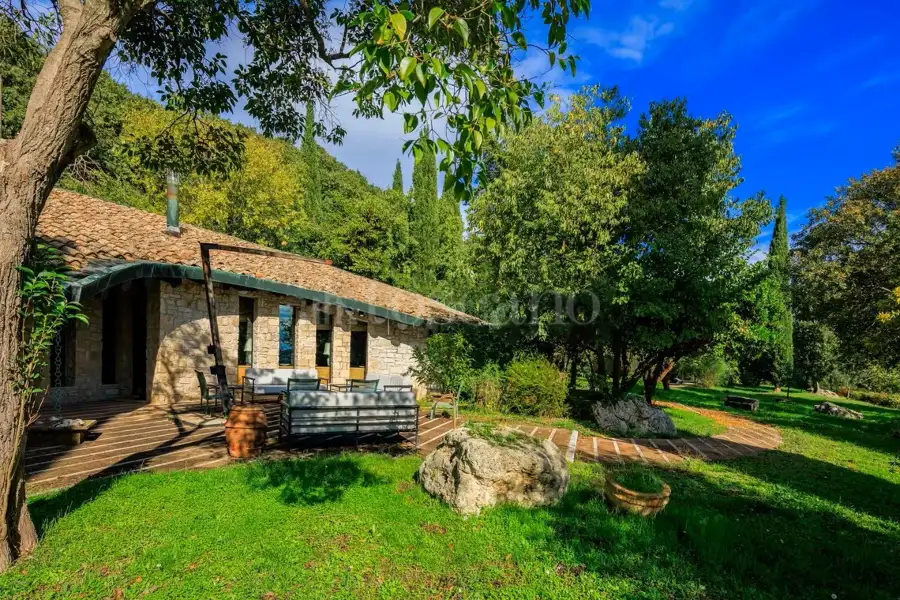 Villa in vendita di 300 mq a €1.450.000 (rif. 40/2025)