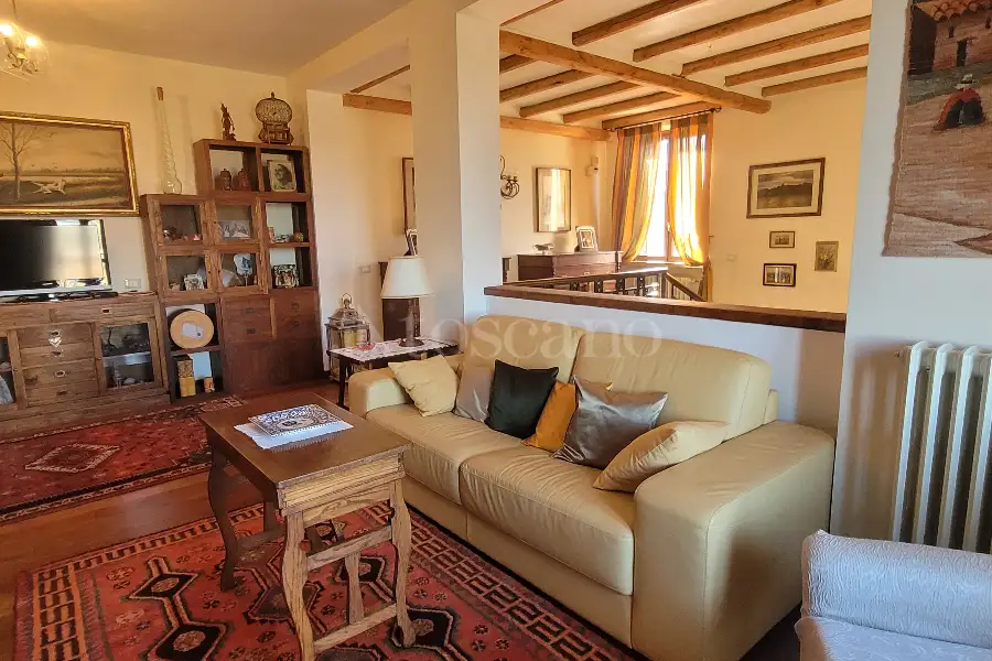 Villa in vendita di 480 mq a €880.000 (rif. 4/2026)