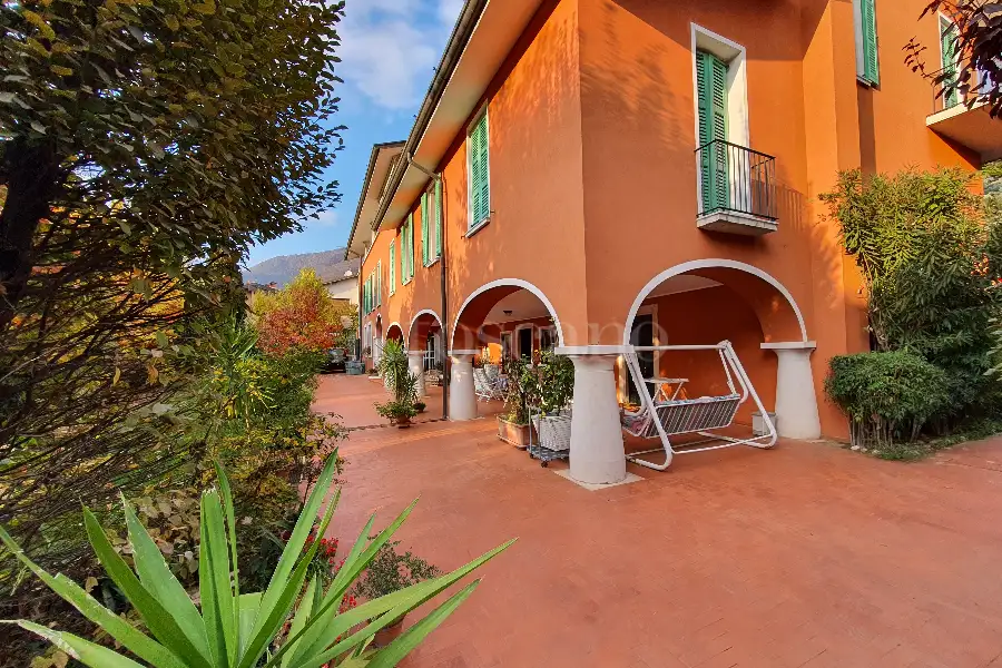 Villa Plurifamiliare in vendita di 400 mq a €399.000 (rif. 6/2025)