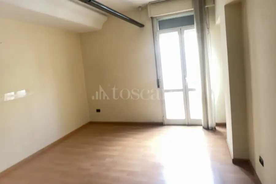 Ufficio in affitto di 90 mq a €750 (rif. 1/2025)