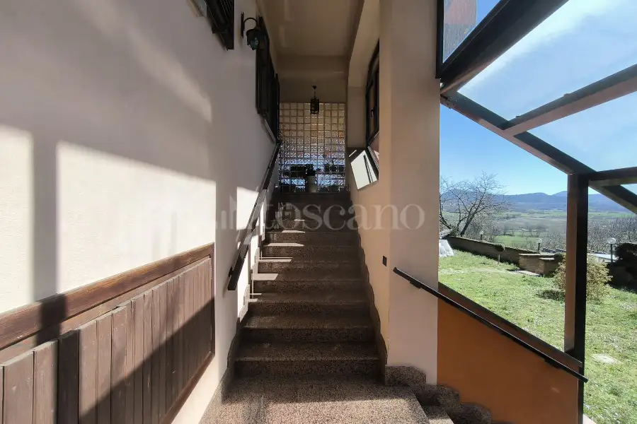 Villa in vendita di 550 mq a €890.000 (rif. 17/2025)