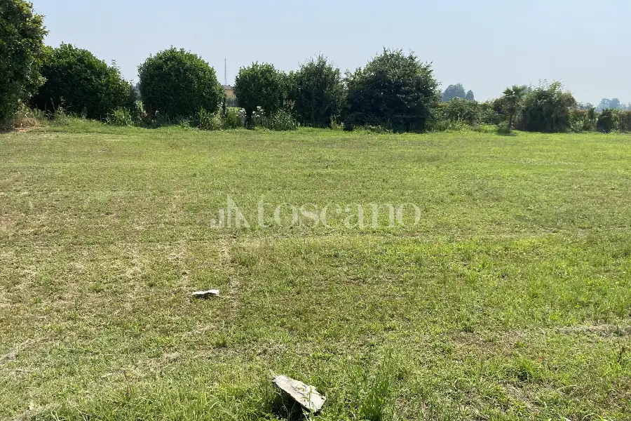 Terreno in vendita di 15000 mq a €320,000 (rif. TS0093VE.1)