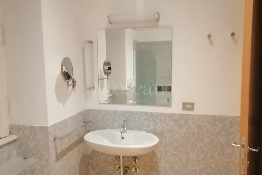 Casa in affitto di 95 mq a €2.000 (rif. 12/2026)