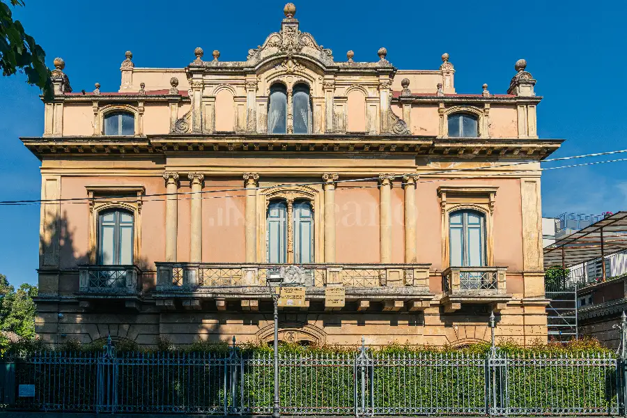 Villa in vendita di 1.200 mq a €4.250.000 (rif. 61/2026)