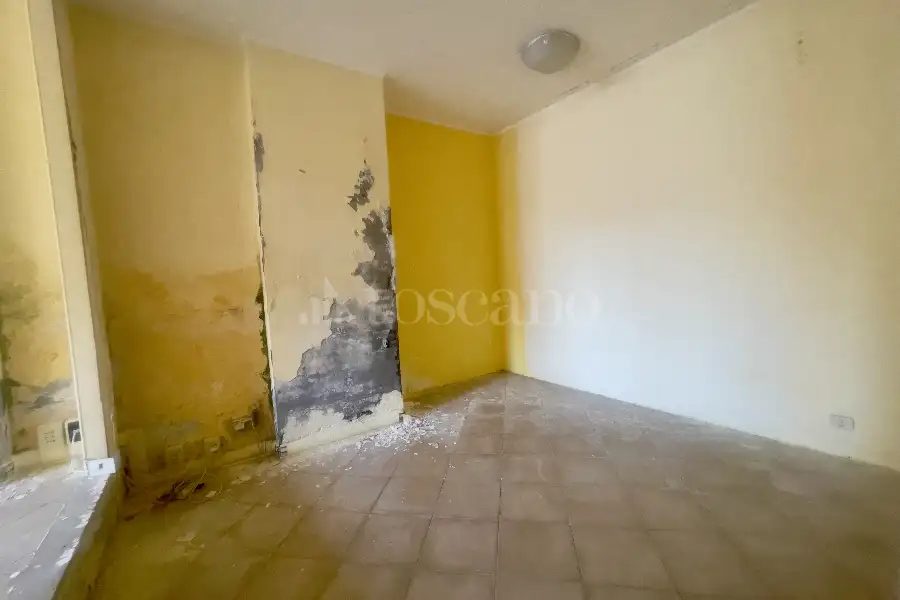 Garage in vendita di 620 mq a €250.000 (rif. 40/2025)