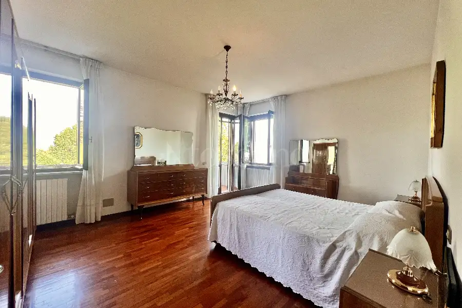 Villa in vendita di 450 mq a €950.000 (rif. 14/2025)