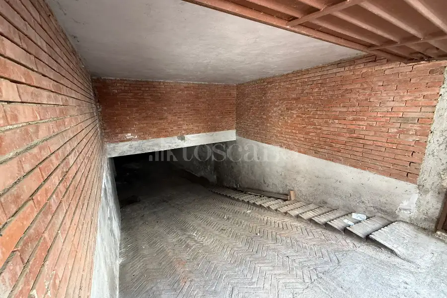 Palazzo in vendita di 725 mq a €395.000 (rif. 1/2026)