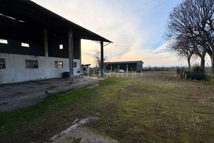 Rustico in vendita di 2.530 mq a €600.000 (rif. 85/2025)
