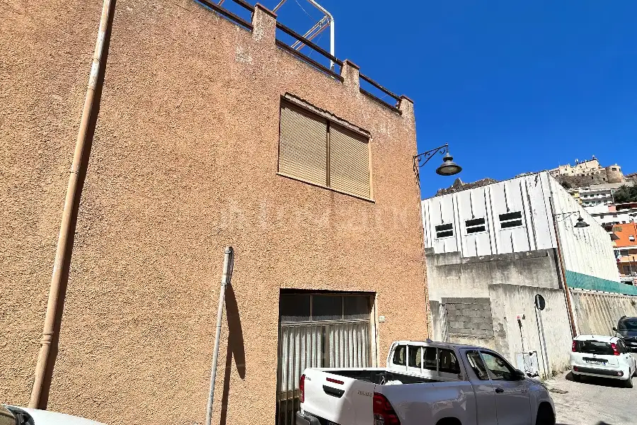 Casa Indipendente in vendita di 260 mq a €240.000 (rif. 120/2026)