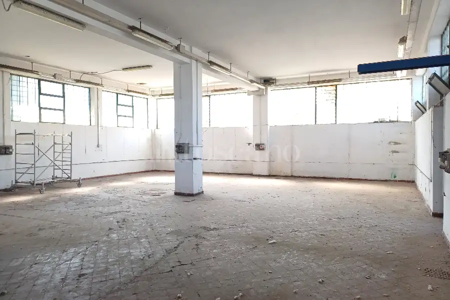 Laboratorio in vendita di 600 mq a €300.000 (rif. 32/2025)