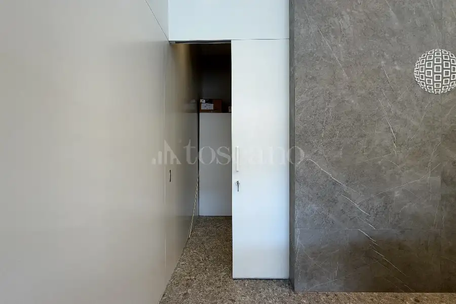 Negozio in vendita di 530 mq a €2.300.000 (rif. 65/2026)