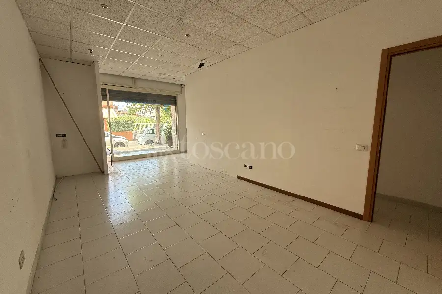 Negozio in affitto di 70 mq a €800 (rif. 3/2025)
