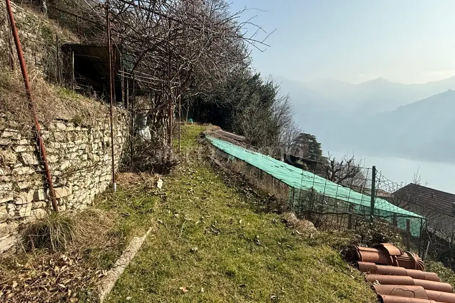 Agricolo in vendita di 400 mq a €39.000 (rif. 7/2026)