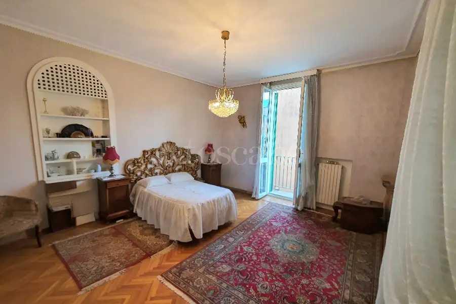 Villa Plurifamiliare in vendita di 400 mq a €399.000 (rif. 6/2025)