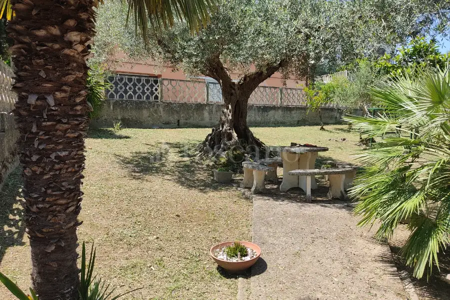 Casa Indipendente in vendita di 310 mq a €159.000 (rif. 1/2026)