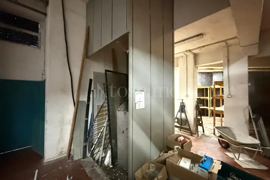 Negozio in vendita di 350 mq a €339.000 (rif. 6/2026)