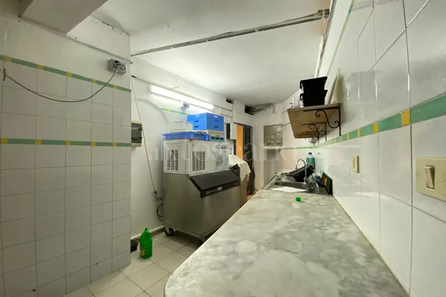 Negozio in vendita di 1.200 mq a €1.250.000 (rif. 40/2026)