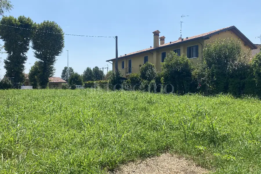 Edificabile Residenziali in vendita di 786 mq a €50.000 (rif. 21/2026)
