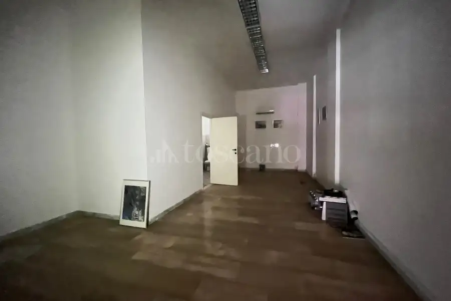 Negozio in affitto di 90 mq a €680 (rif. 56/2025)