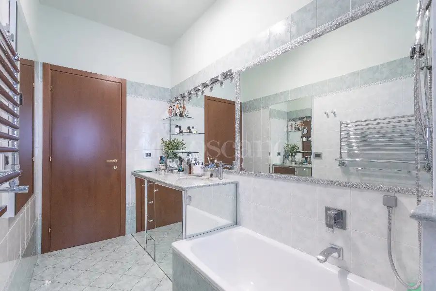 Casa in vendita di 205 mq a €1.875.000 (rif. 20/2026)