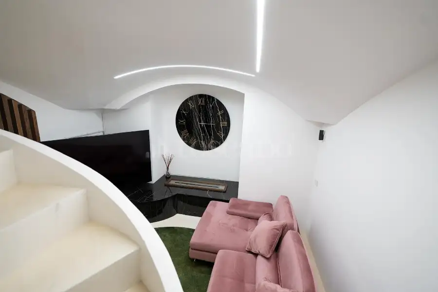 Casa in vendita di 230 mq a €700.000 (rif. 33/2026)