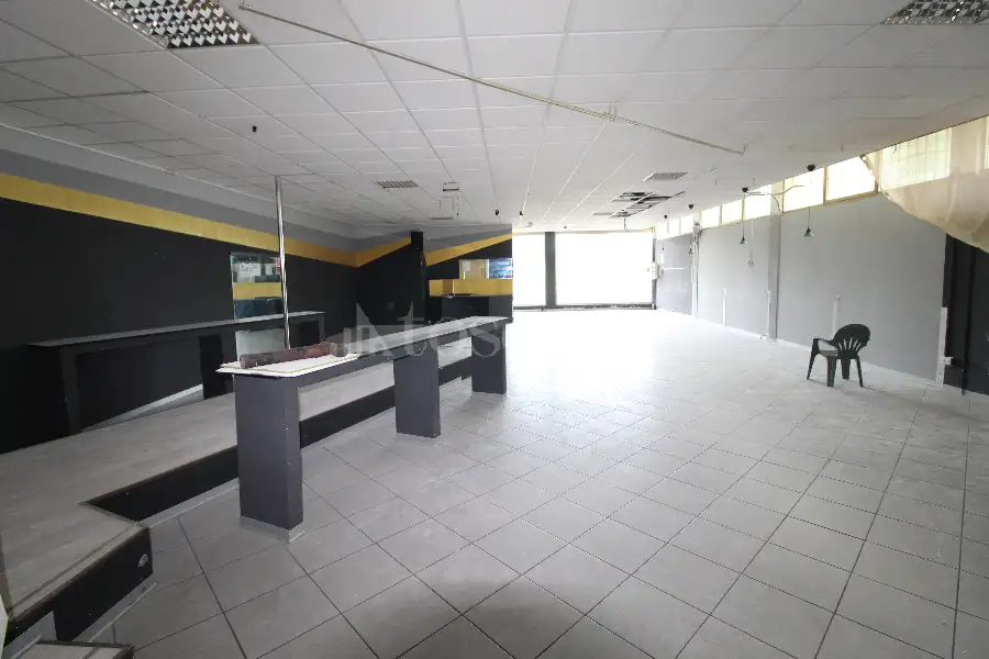 Negozio in vendita di 540 mq a €199.000 (rif. 164/2026)