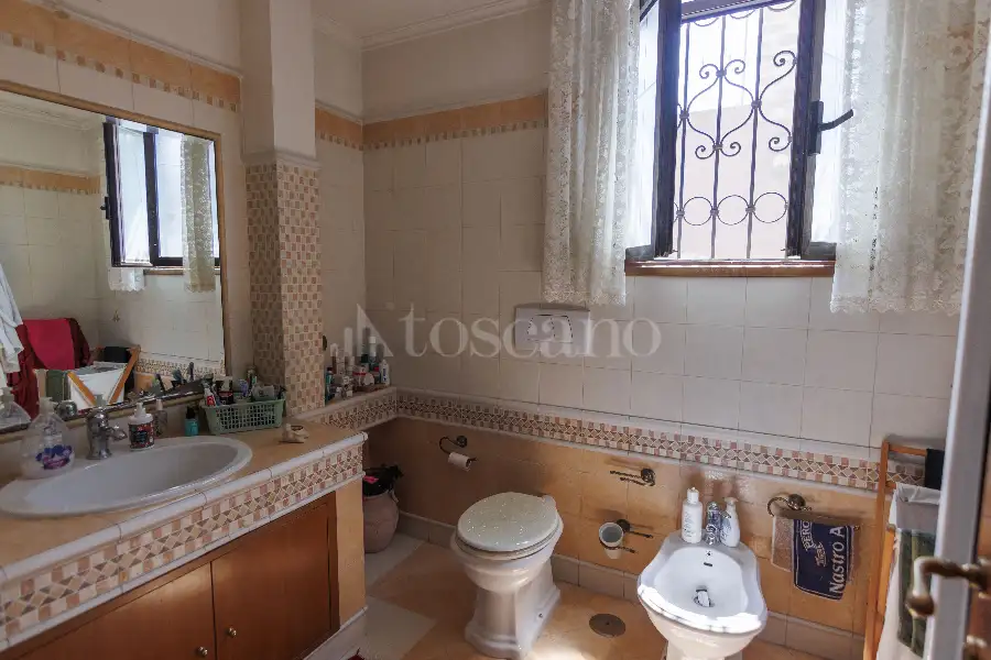 Villa Bifamiliare in vendita di 310 mq a €799.000 (rif. 31/2025)