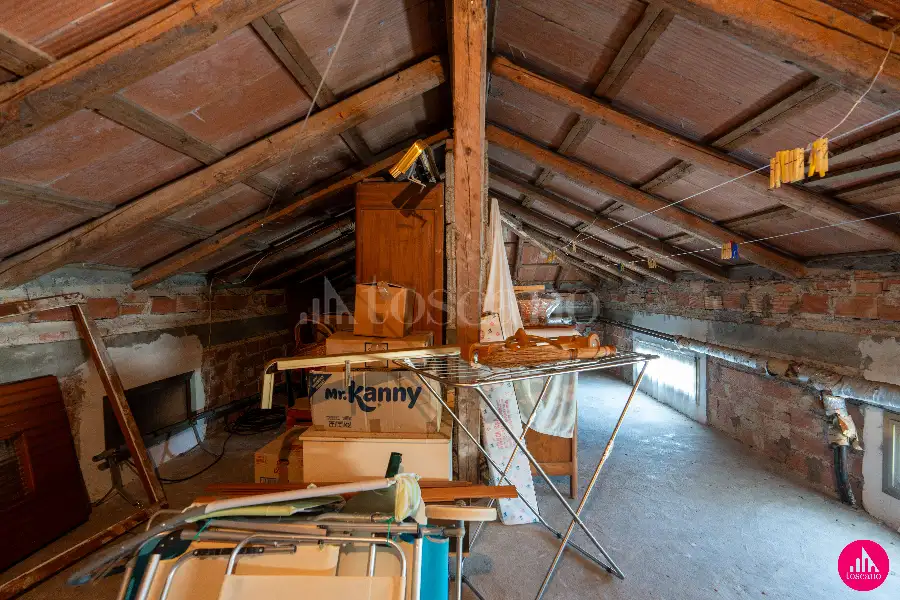 Casa Indipendente in vendita di 254 mq a €250.000 (rif. 150/2026)