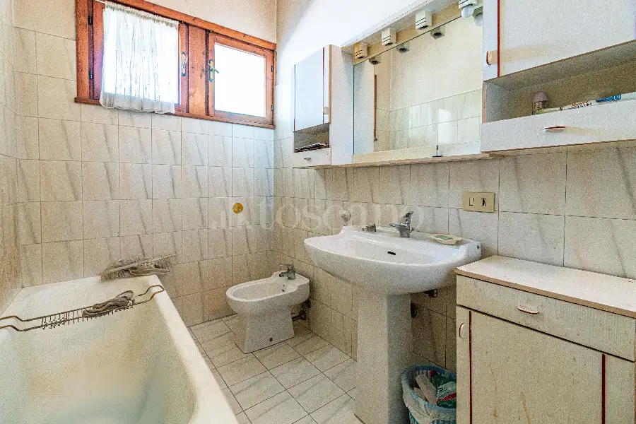 Villa Bifamiliare in vendita di 270 mq a €390.000 (rif. 15/2026)