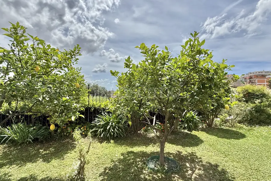 Villa in vendita di 165 mq a €899.000 (rif. 12/2026)