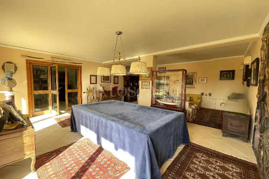 Villa in vendita di 500 mq a €1.500.000 (rif. 45/2025)