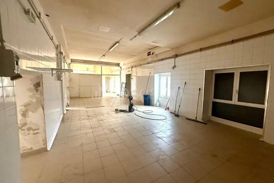 Laboratorio in vendita di 136 mq a €175.000 (rif. 15/2026)