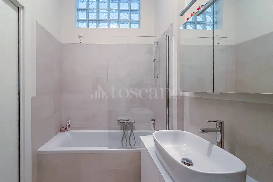 Casa in vendita di 240 mq a €3.290.000 (rif. 106/2026)