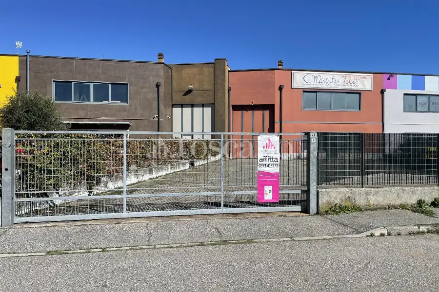 Capannone in vendita di 440 mq a €1,700 (rif. MRE4126AF.B)