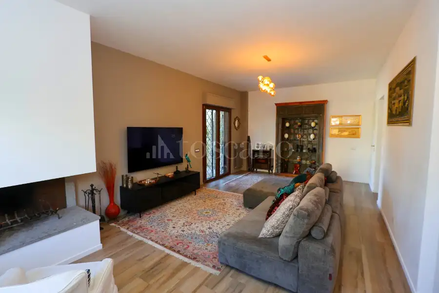 Villa Plurifamiliare in vendita di 210 mq a €675.000 (rif. 62/2026)