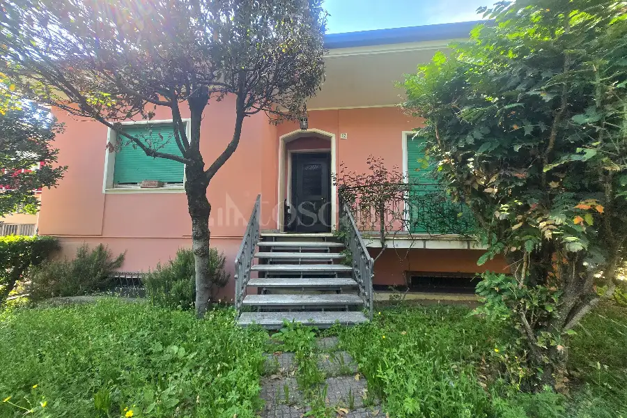 Villa in vendita di 250 mq a €415.000 (rif. 44/2026)