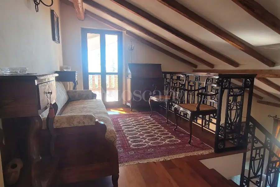 Villa in vendita di 480 mq a €880.000 (rif. 4/2026)