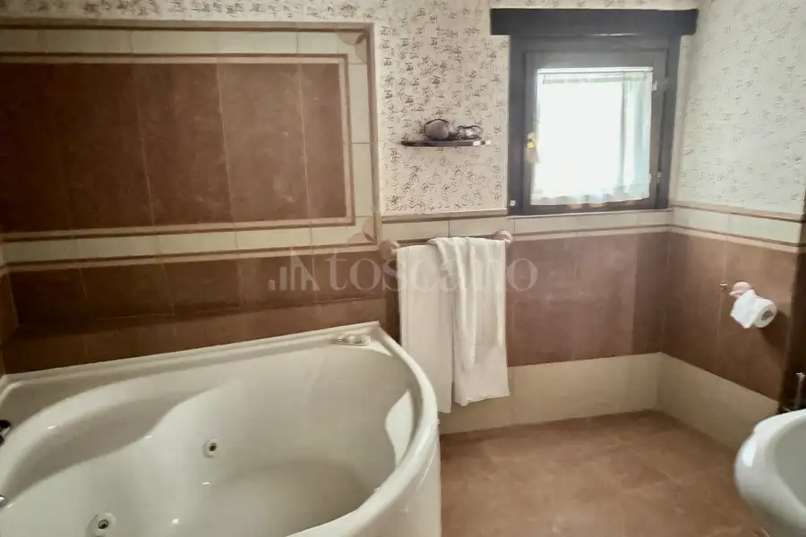 Albergo in vendita di 250 mq a €449.000 (rif. 40/2024)