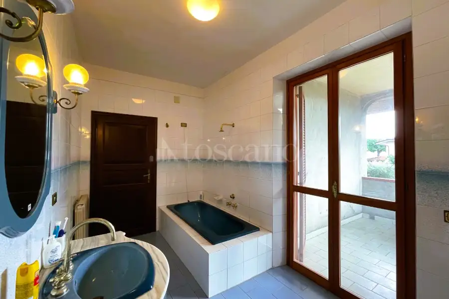 Villa in vendita di 305 mq a €650.000 (rif. 12/2025)