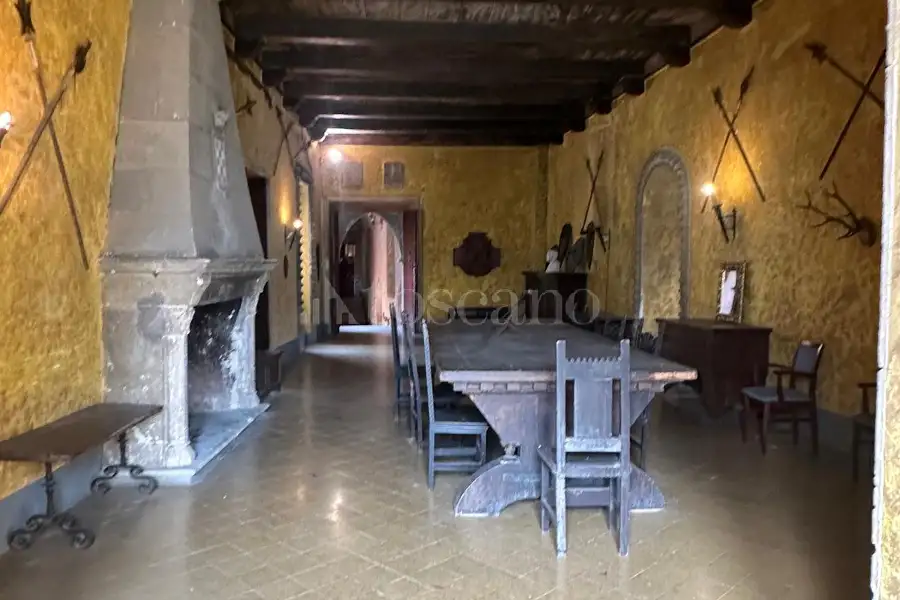 Palazzo in vendita di 3.000 mq trattativa riservata (rif. 69/2026)