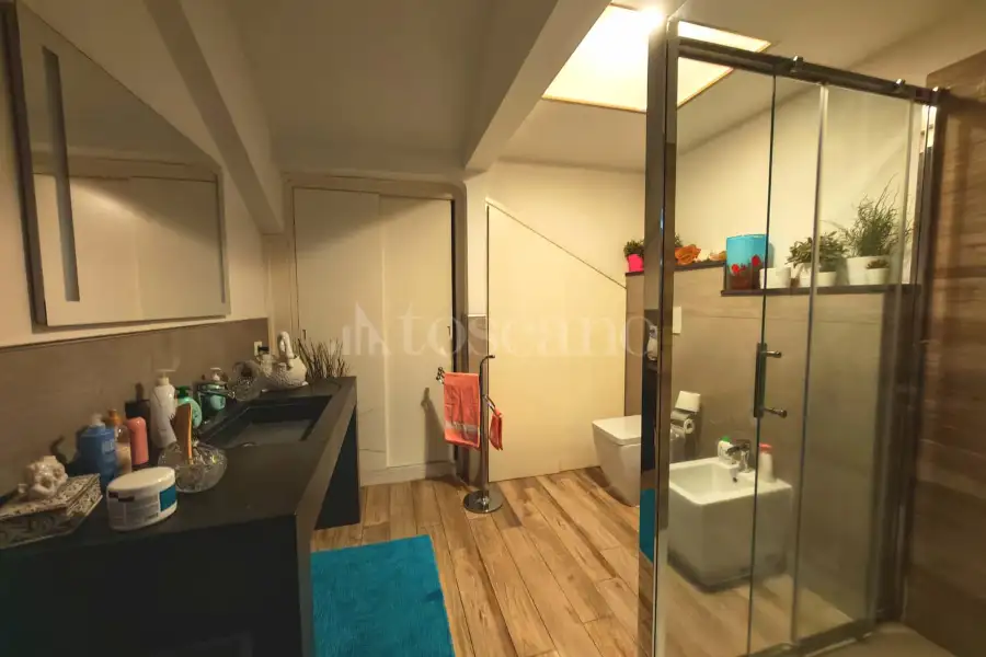 Villa Bifamiliare in vendita di 440 mq a €665.000 (rif. 5/2026)