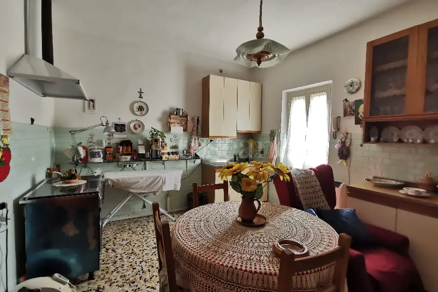 Casa in vendita di 280 mq a €380.000 (rif. 24/2021)