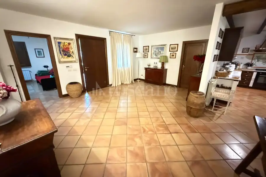 Villa Bifamiliare in vendita di 400 mq a €829.000 (rif. 33/2026)
