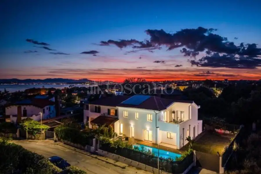 Casa Indipendente in vendita di 340 mq a €2.200.000 (rif. 43/2026)