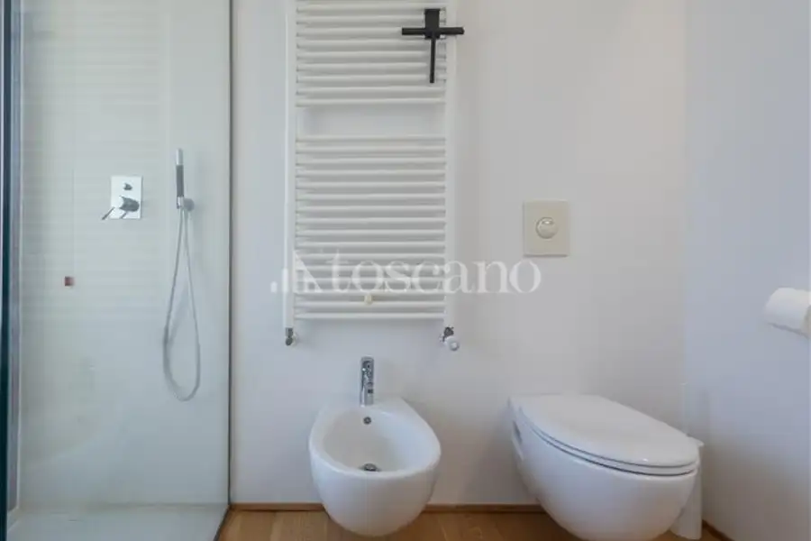 Attico in affitto di 200 mq a €3.200 (rif. 67/2026)