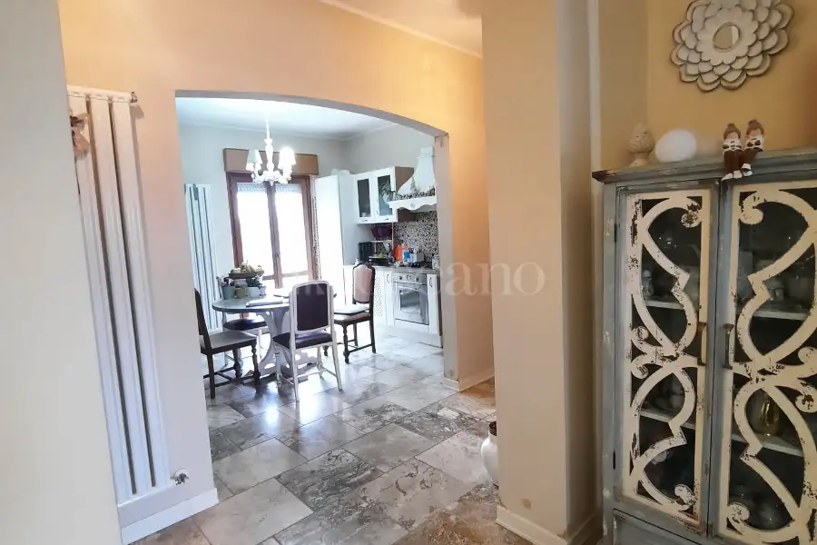 Villa Plurifamiliare in vendita di 800 mq a €795.000 (rif. 6/2025)