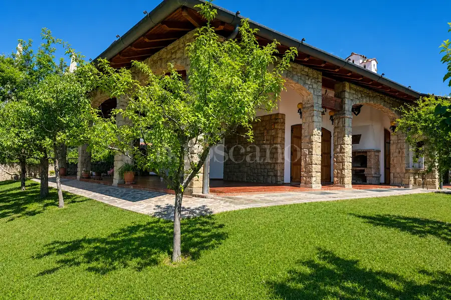 Villa in vendita di 500 mq a €1.100.000 (rif. 22/2026)